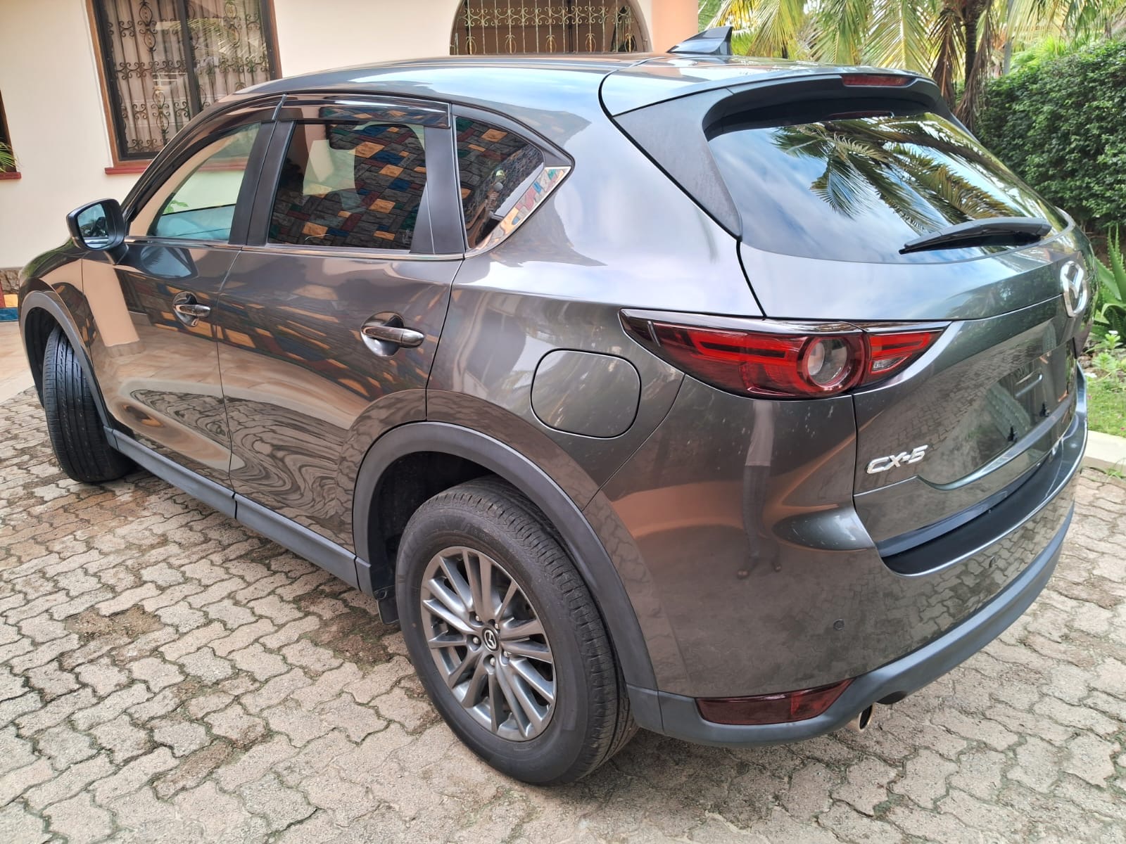Vehicle image 4