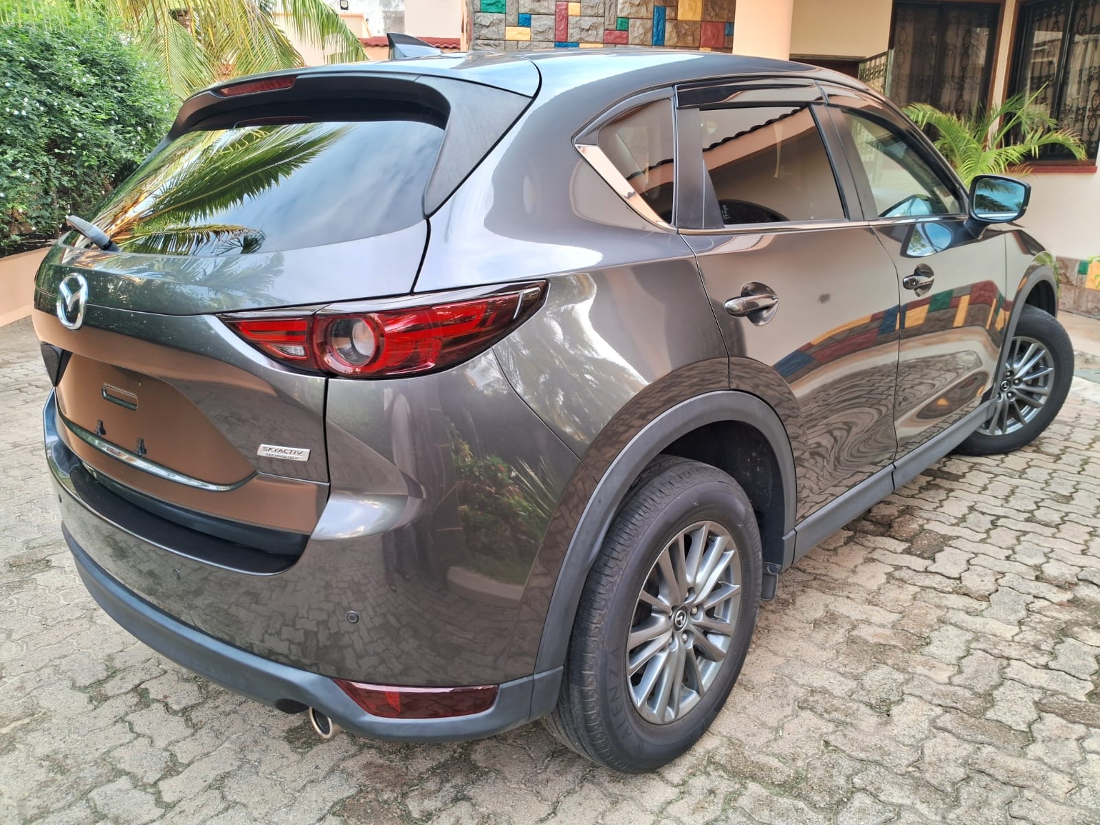 Vehicle image 5